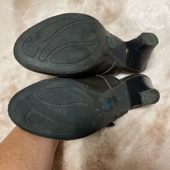 Borne BOC slip on clogs. Brown. Sz 7 - Picture 4 of 4